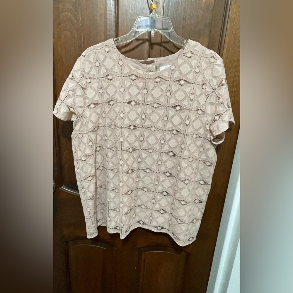 J. Jill women’s Lace overlay Blush pink geometric pattern Blouse ,short sleeve